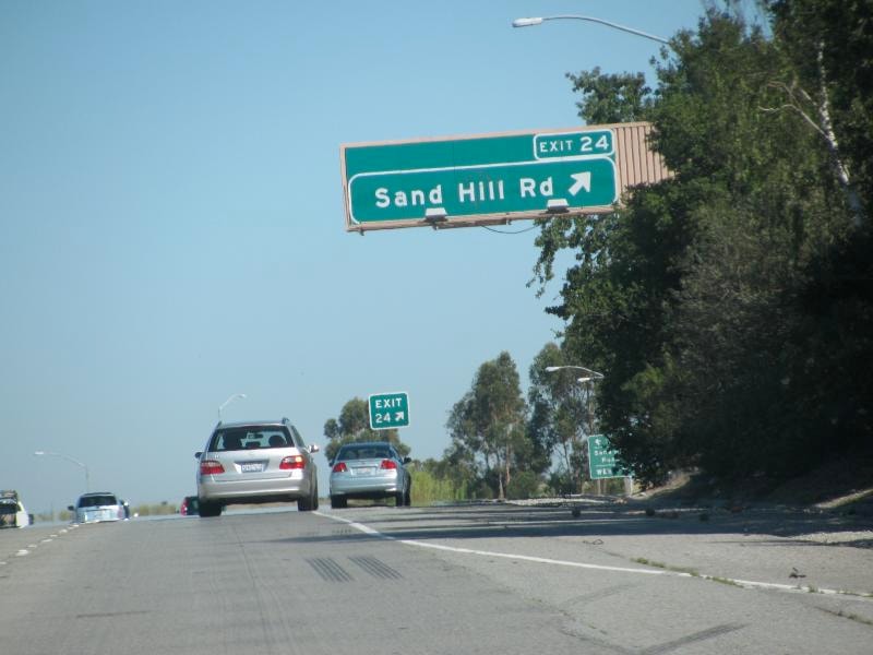 AI Deal Frenzy Pushes US Venture Capital to New Heights