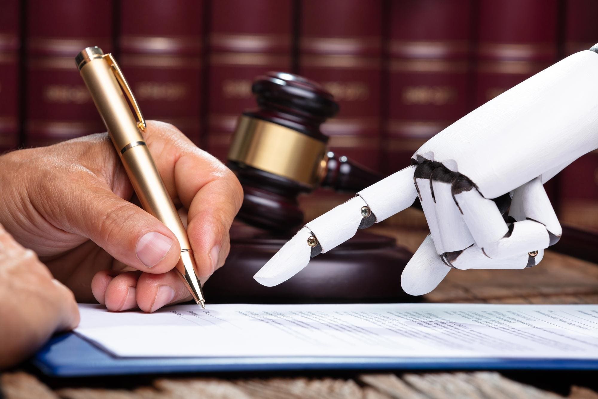 AI's Legal Toolbox: Empowering Plaintiffs, Challenging Courts