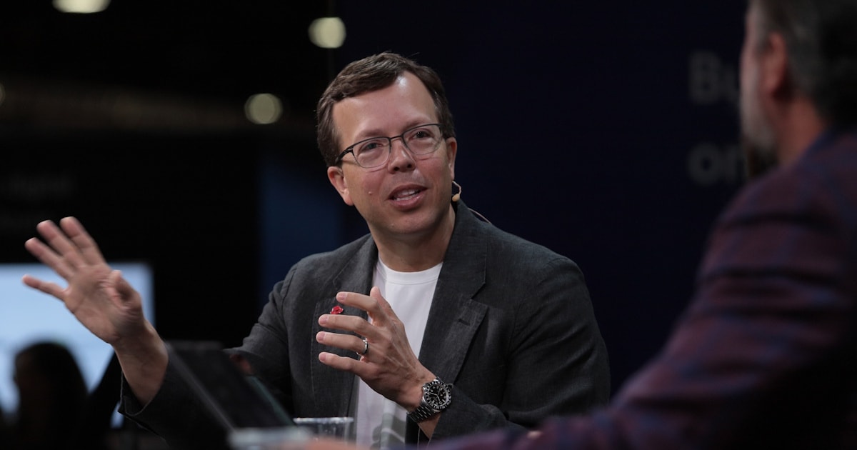 Red Hat's Hybrid Cloud: The Backbone of Enterprise AI Integration