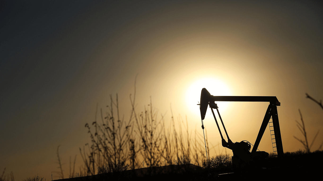 Oil Prices Stay Elevated as Hormuz Straits Tensions Persist