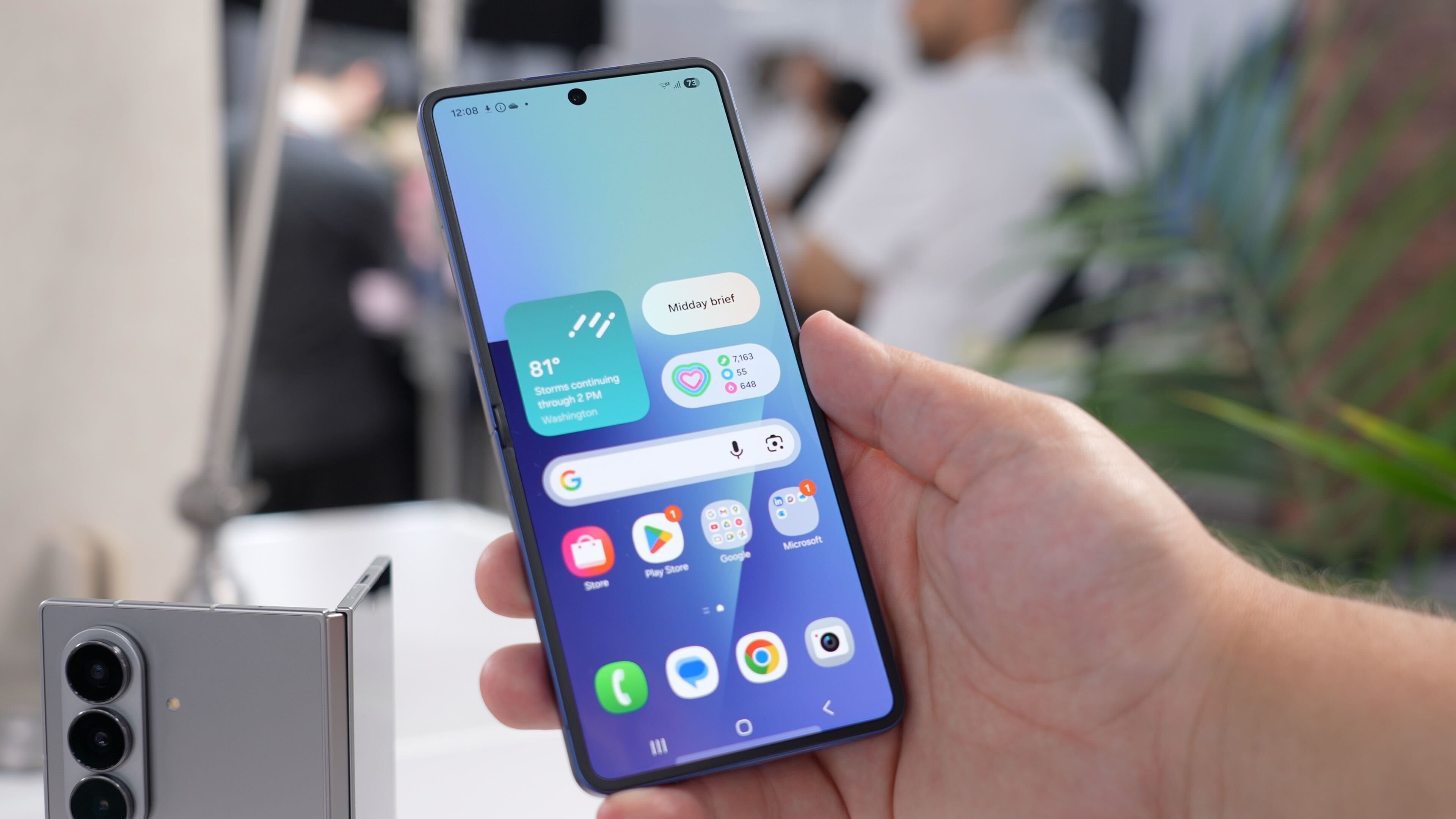 Android Brands to Mirror Apple's Divided Launch Strategy