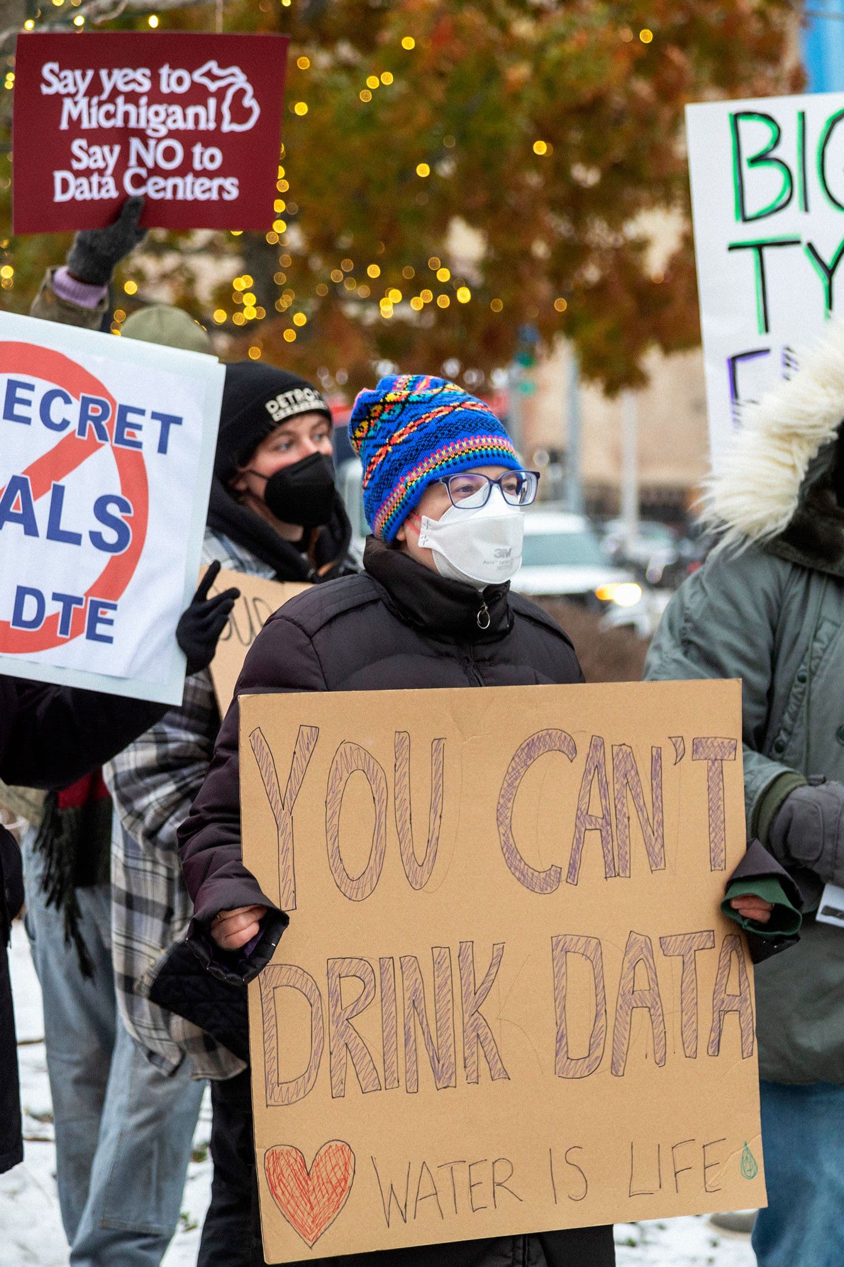 Big Tech Signs White House Data Center Pledge With Good Optics and Little Substance