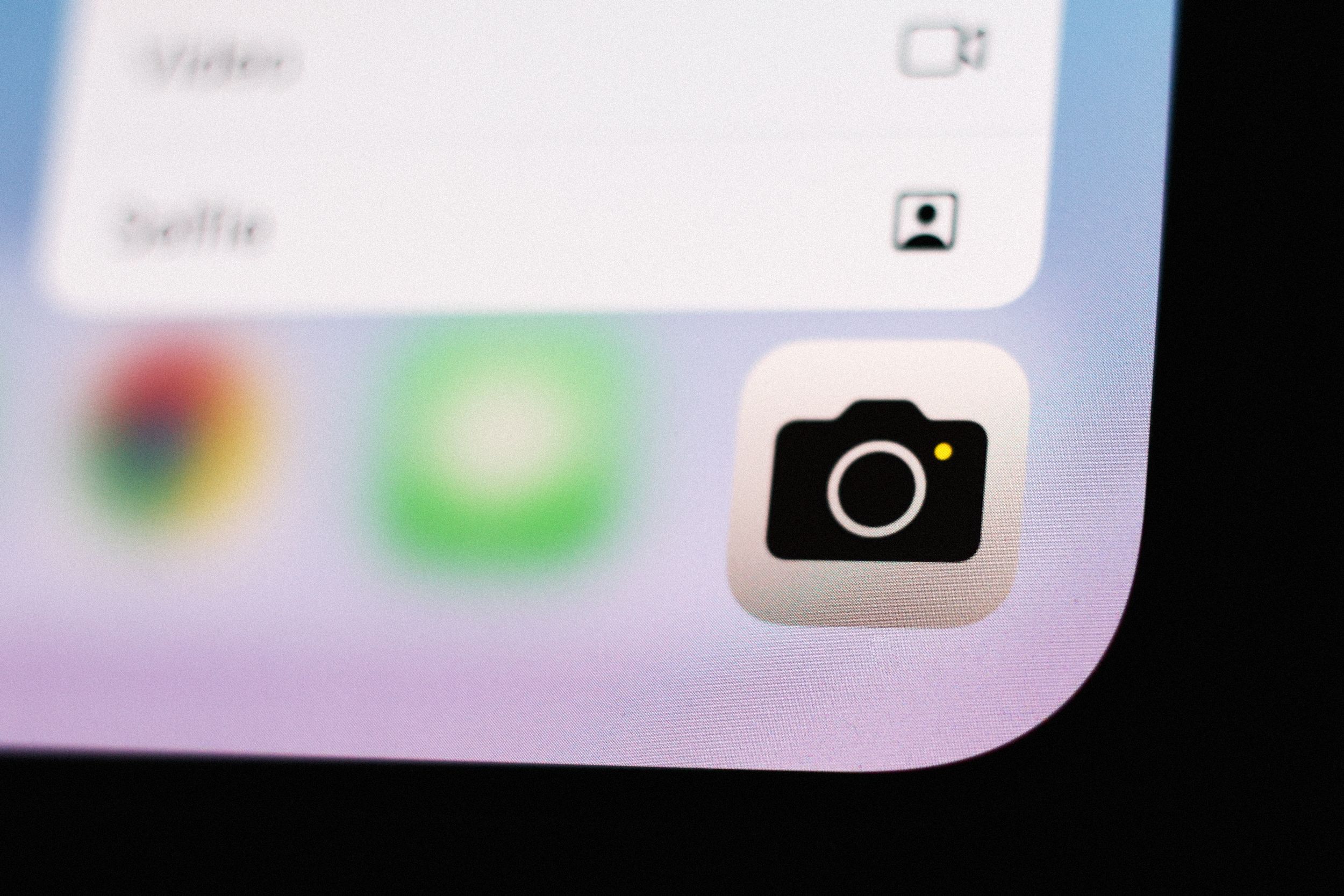 Siri Snaps to Life: AI Takes Over Your Camera