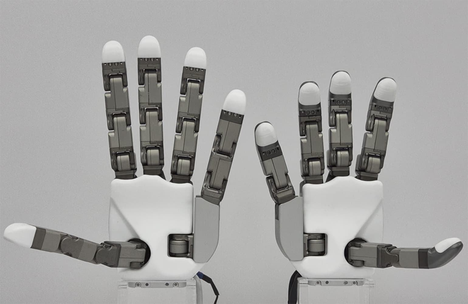 Tesollo commercializes its lightweight, compact robotic hand for humanoids
